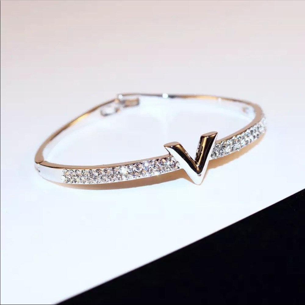 NEW “V” CRYSTAL EMBELLISHED BANGLE BRACELET - Picture 2 of 5